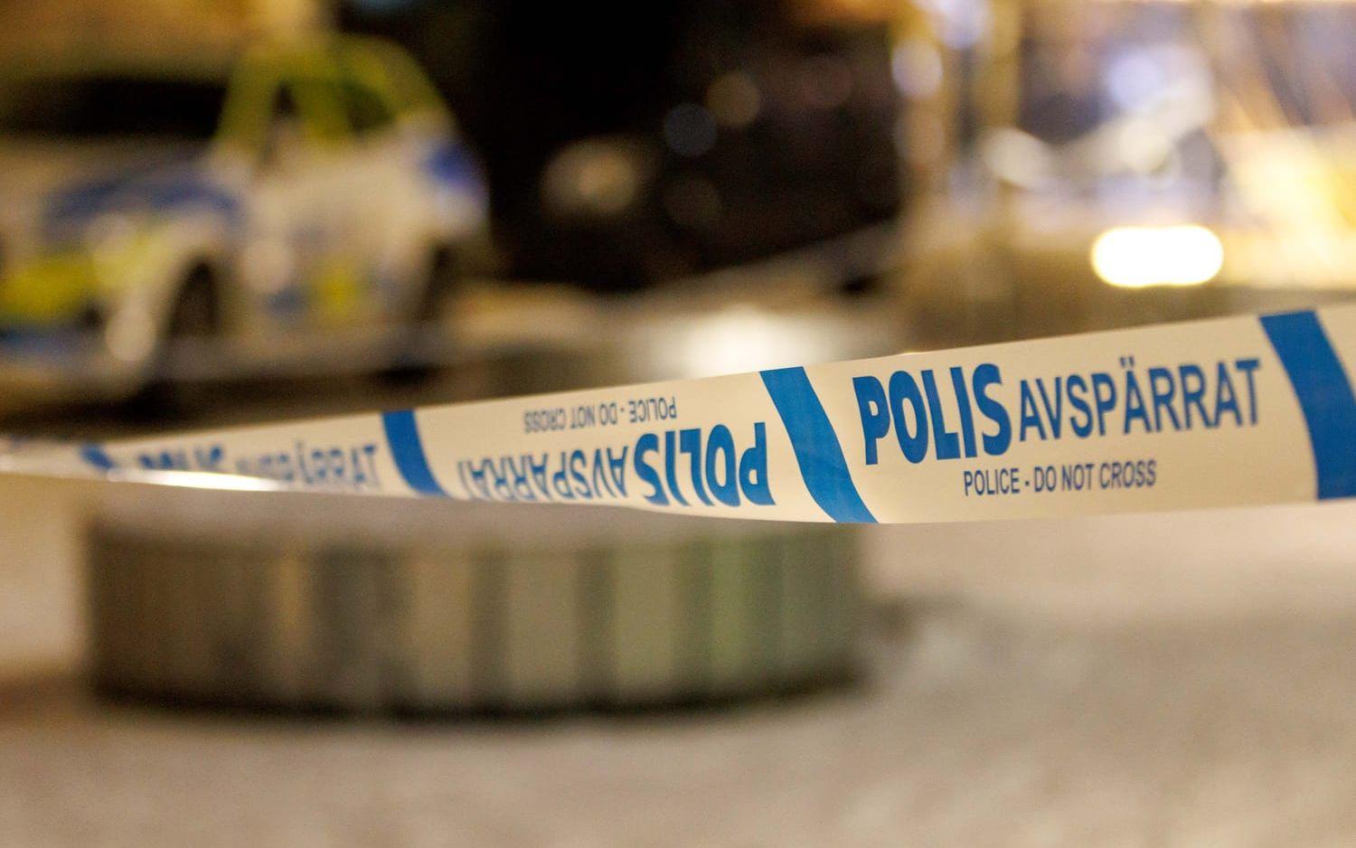 Det är oklart vad som hänt och polisen är i nuläget förtegen om ärendet. 