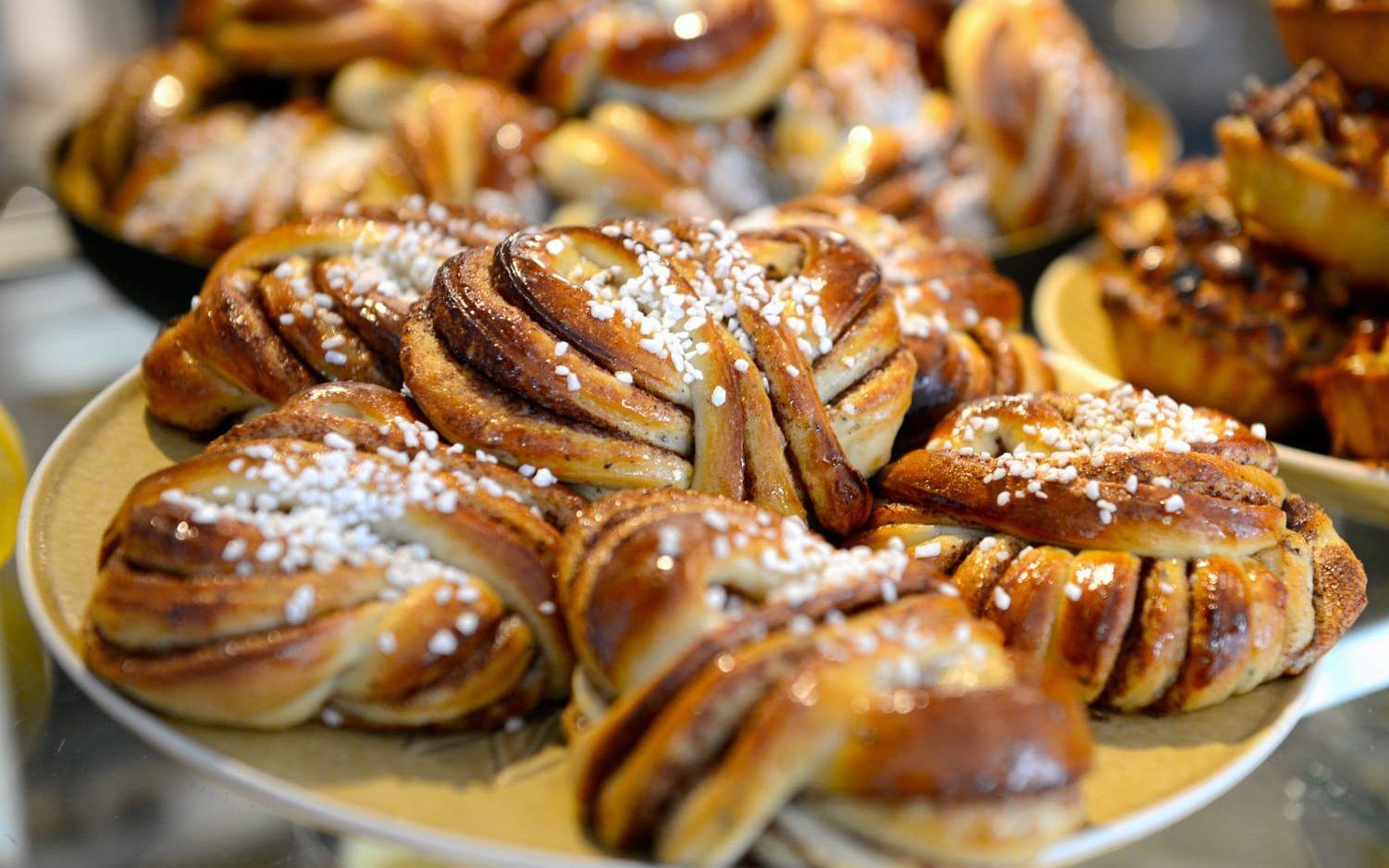 Fika är en klassiker för den som vill hinna prata lite mer. På Stålboms i Falkenberg finns hörnor och vrår där man kan vara ifred. I Varberg är Lilla Träslöv ett mysigt alternativ. Foto: Håkan Bergström