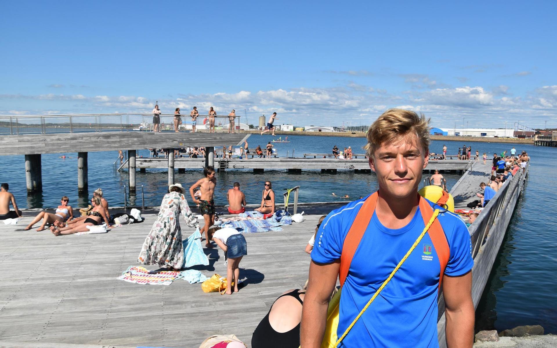 Fästningsbadet, Varberg, ca 15.15. Johan Svensson, badvakt.