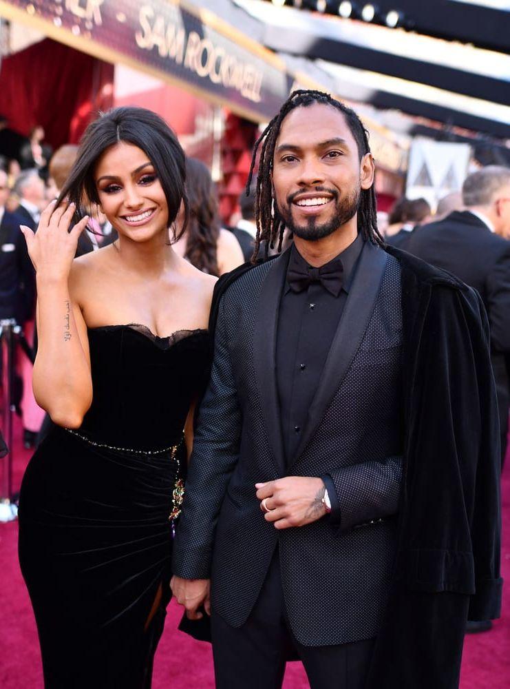 Nazanin Mandi och Miguel anländer till Oscarsgalan. 