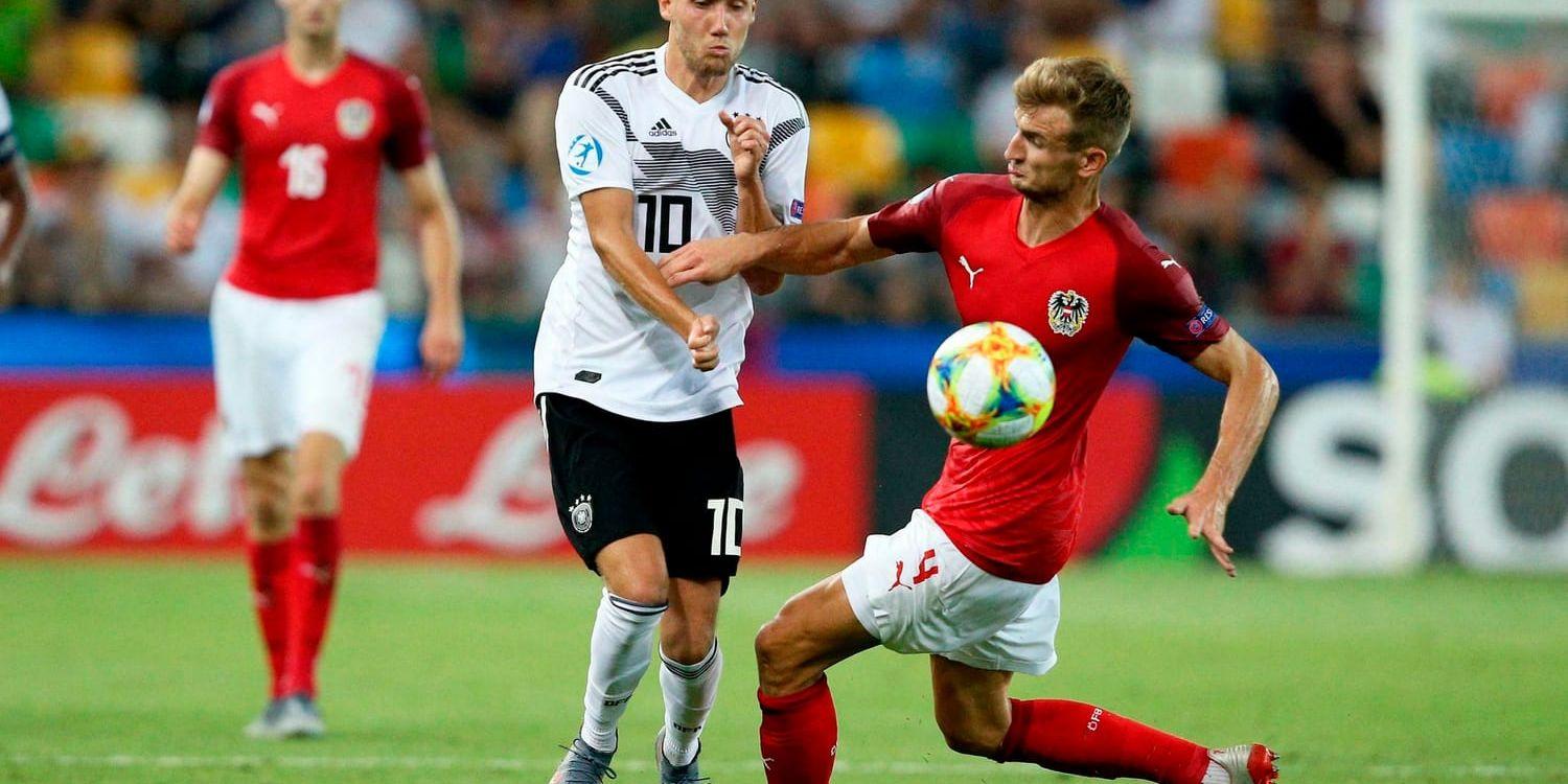 Luca Waldschmidt i gruppspelsmatchen mot Österrike.