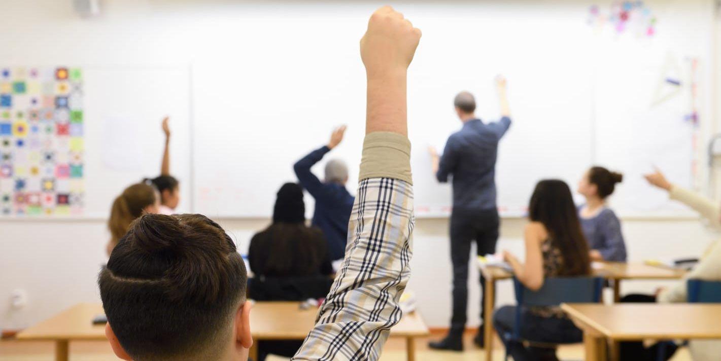 STOCKHOLM 20161125 Läraren Olve Hellström, årskurs 7 Kulturama grundskola i Sundbyberg. Bättre självförtroende och trygghet i yrkesrollen. Det är några av de positiva effekter som lärare anser sig fått efter att ha deltagit i Skolverkets satsning för att utveckla undervisningen i matematik  Matematiklyftet. Foto Henrik Montgomery / TT kod 10060