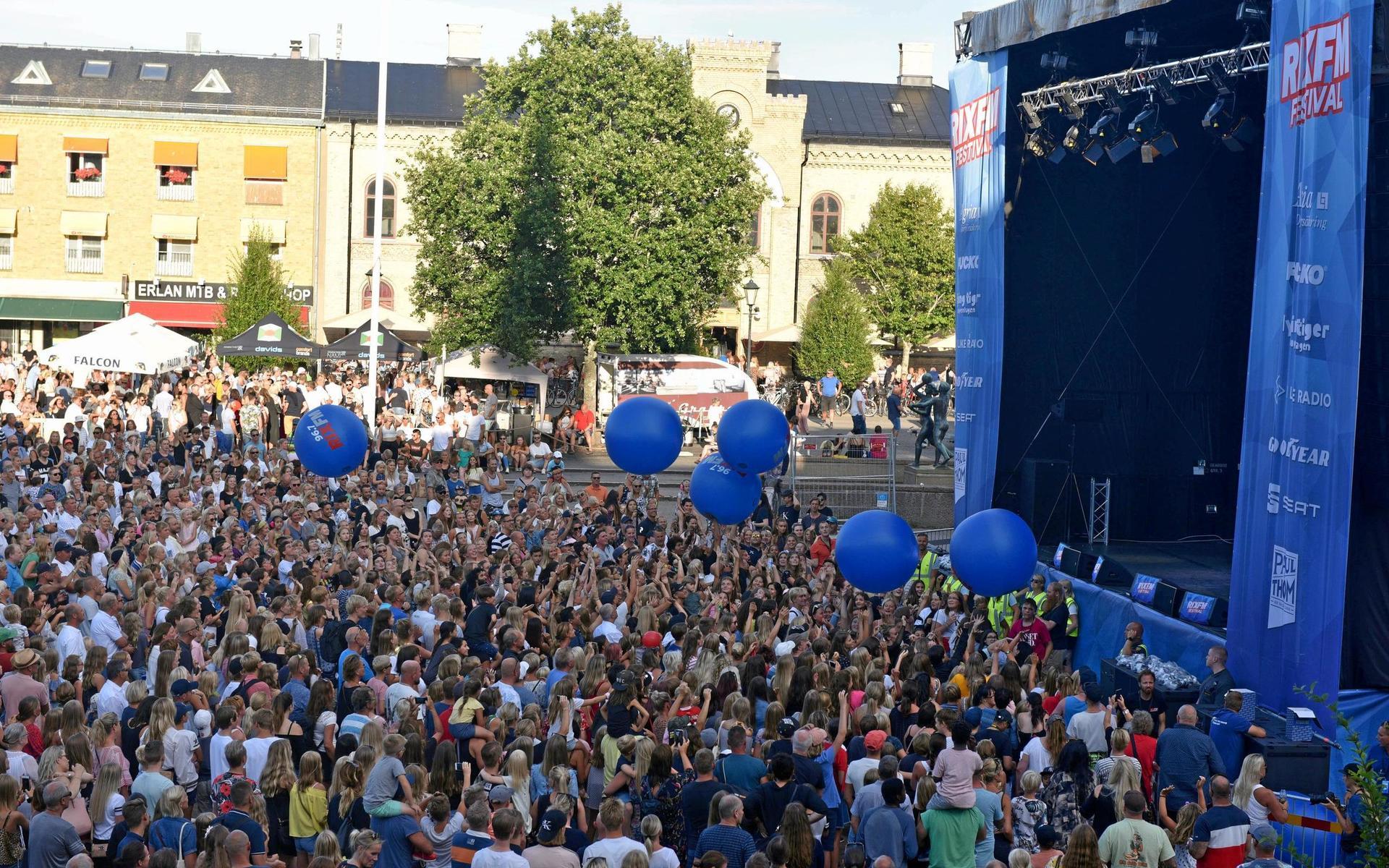 2018 gästade Rix FM-festival Långtorsdagarna och lockde omkring 8 000 besökare till torget.