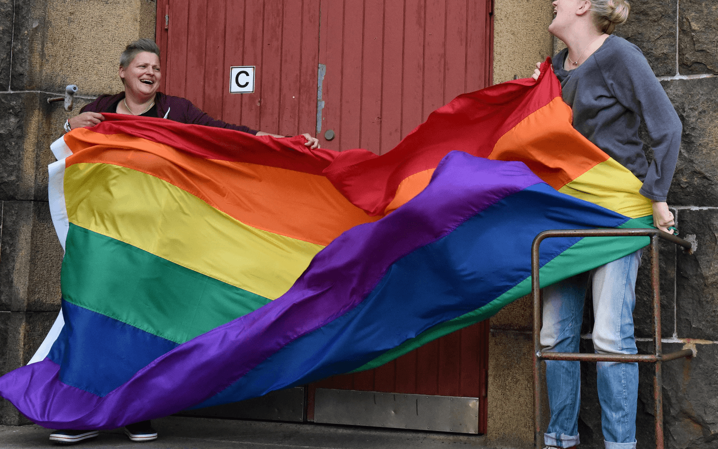 Varberg: För alla människors rättigheter: Projektet beskrivs som Varbergs mest kärleksfulla evenmang. När Pride Varberg intar staden bjuds det på aktiviteter för alla åldrar i form av bland annat föreläsningar och konserter. Societetspaken, lördag 13 augusti kl 11-21. Bild: Jennie Persson