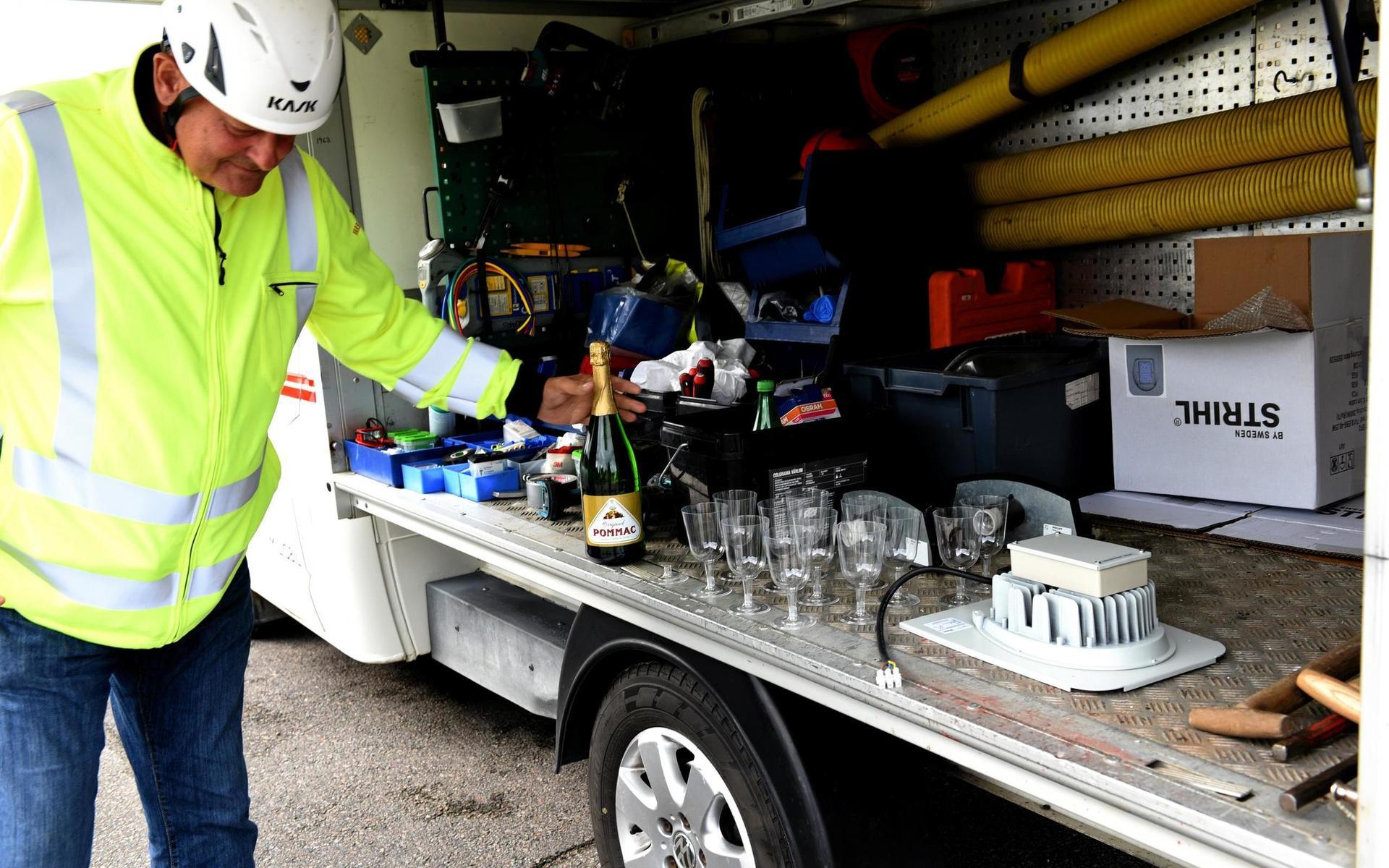 Varberg Energis skåpbil fick extraknäcka som foodtruck på Lomvägen i Veddige. 