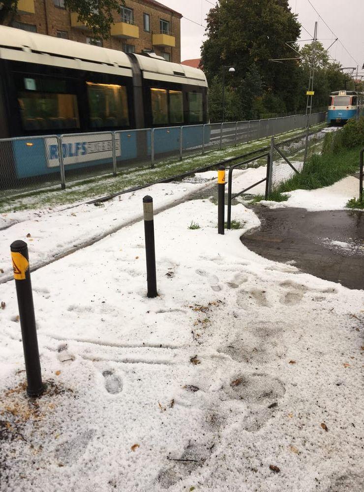 Även i Kålltorp kan man lämna sina fotavtryck i snön. Bild: Läsarbild
