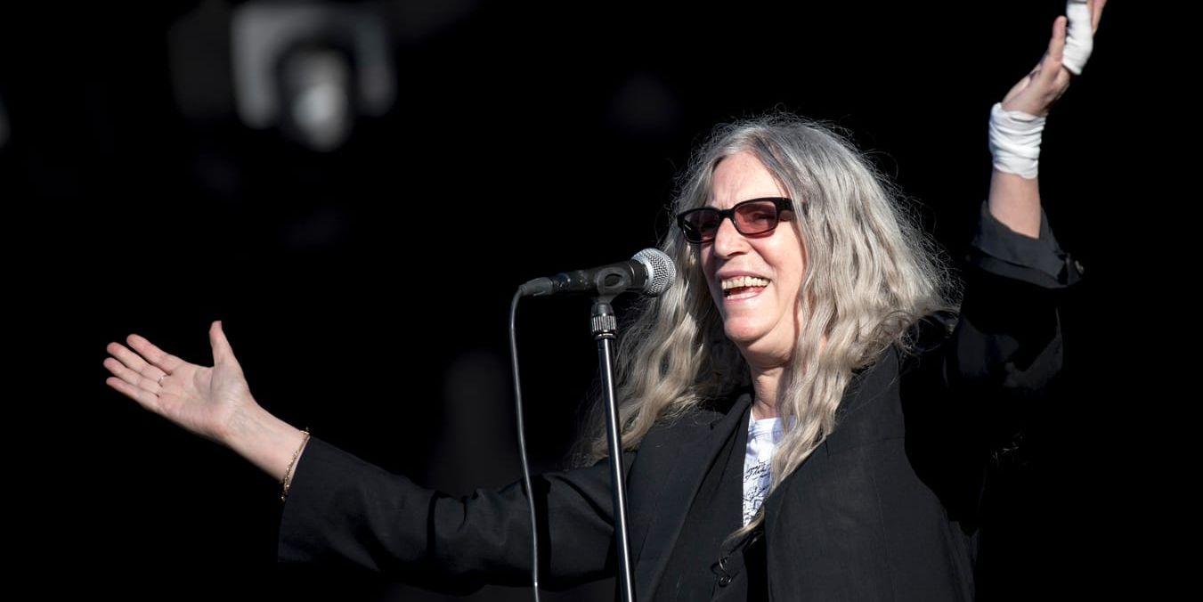 Patti Smith bjöd Way Out West-publiken på samhällskritiska tal och stillsam dans.