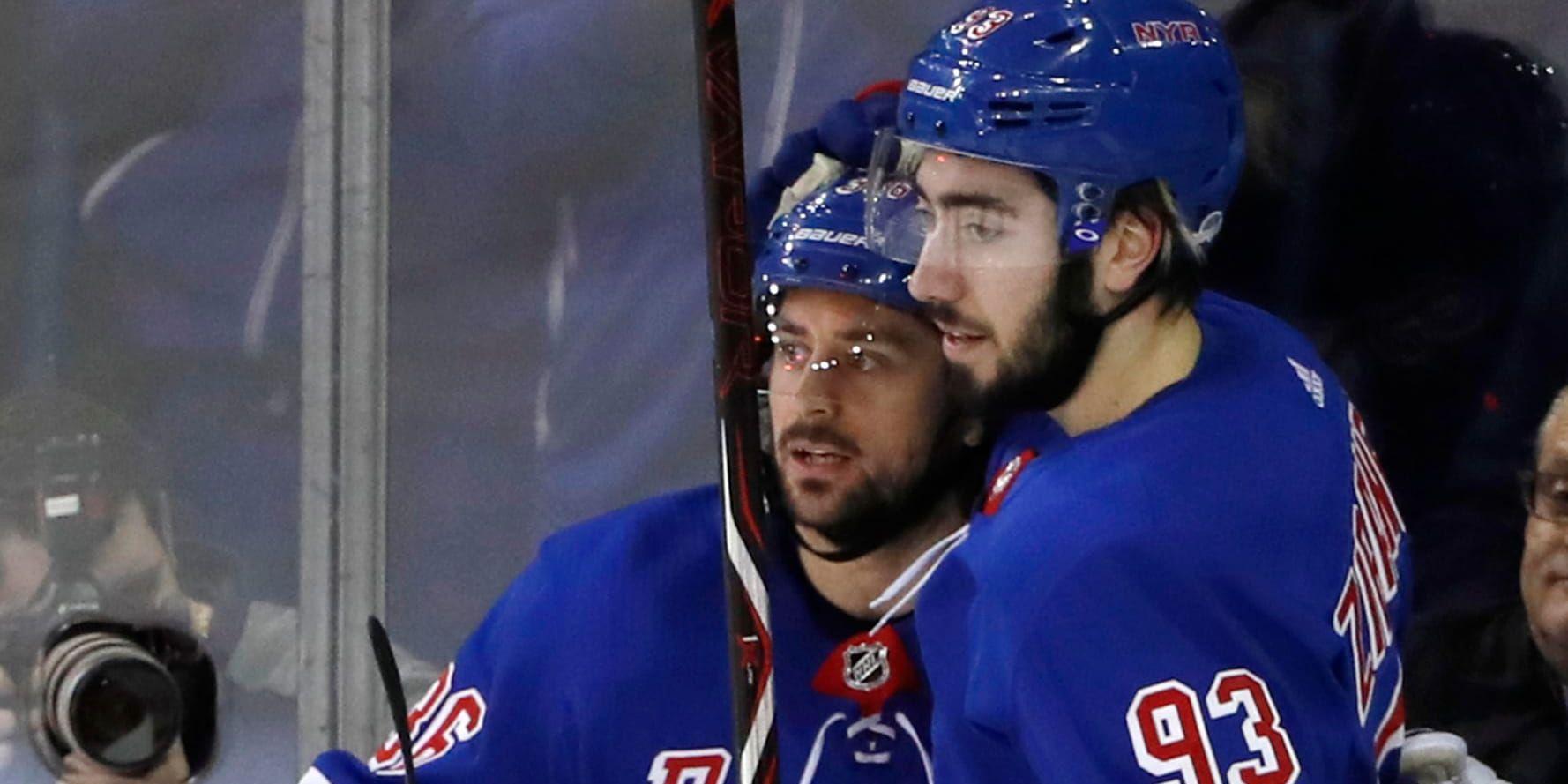 New York Rangers Mats Zuccarello firar tillsammans med Mika Zibanejad efter ett av norrmannens mål.