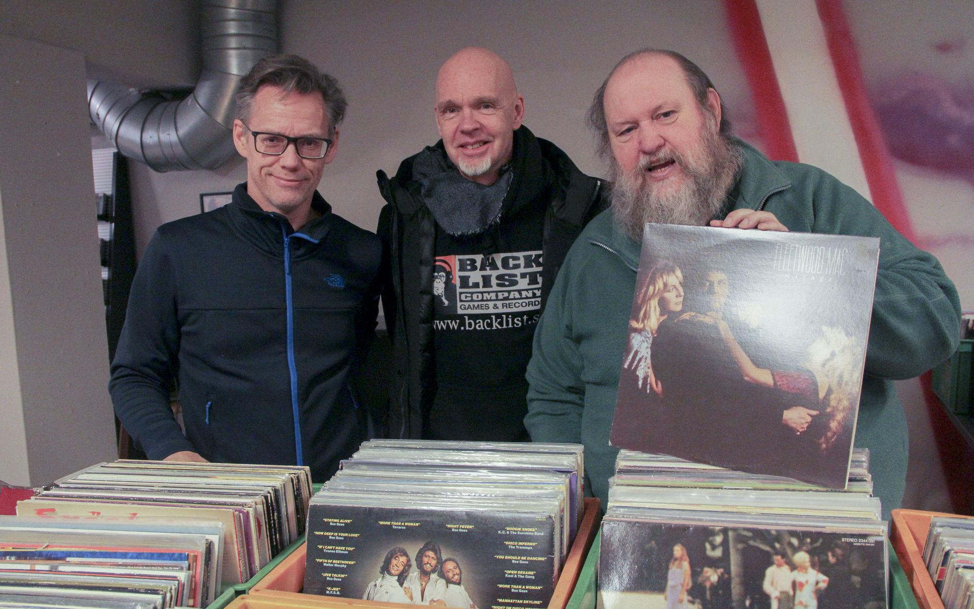 Satsning på vinyl i ny butiken Backlist/Hotstuff. Per Faeltenborg, Henrik Pejle och Geta Lööf satsar på butiken på Östra Långgatan, i närheten av numera nedlagda butiken Helge Nilssons ostbutik. Backlist lämnar lokalen på Norrgatan och måste vara ute ur butiken andra veckan i december.