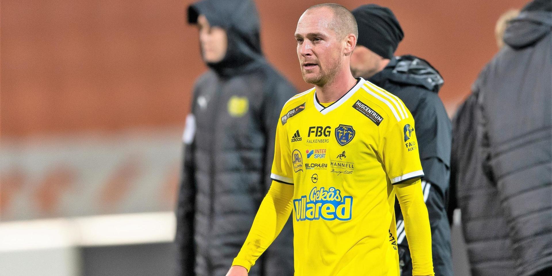 201206 Falkenbergs Christoffer Carlsson deppar efter fotbollsmatchen i Allsvenskan mellan Falkenberg och Mjällby den 6 december 2020 i Falkenberg.Foto: Krister Andersson / BILDBYRÅN / COP 147 / KA0059