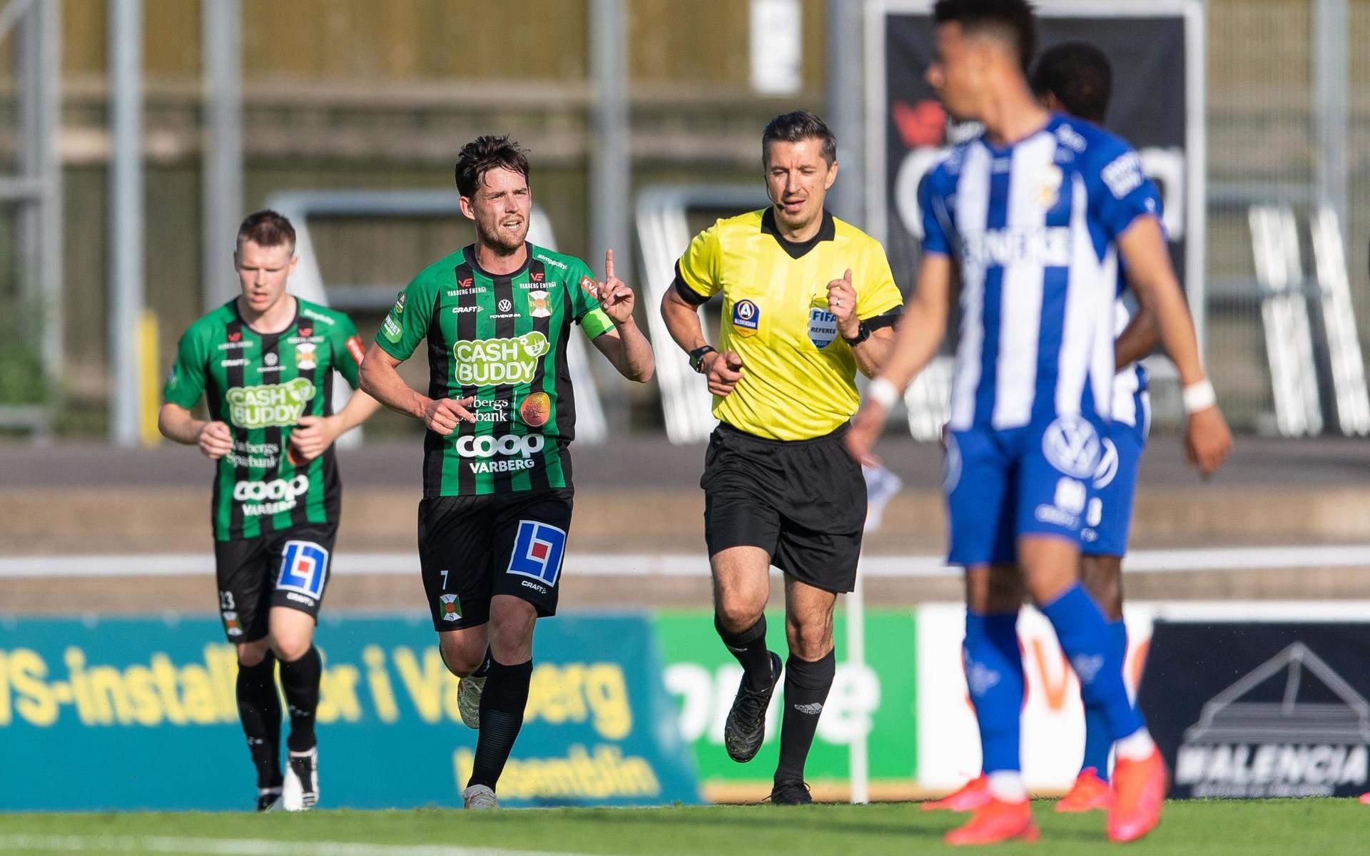 Varbergs Robin Tranberg jublar efter 1-0 under fotbollsmatchen i Allsvenskan mellan Varberg och IFK Göteborg den 18 juni 2020 i Varberg.Foto: Krister Andersson / BILDBYRÅN