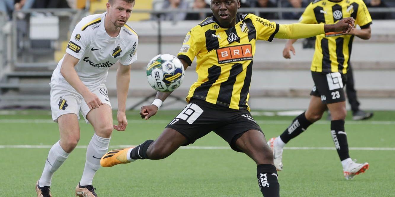 Edward Chilufya avgjorde matchen mot AIK med två mål, zambierns första allsvenska mål i Häckentröjan.